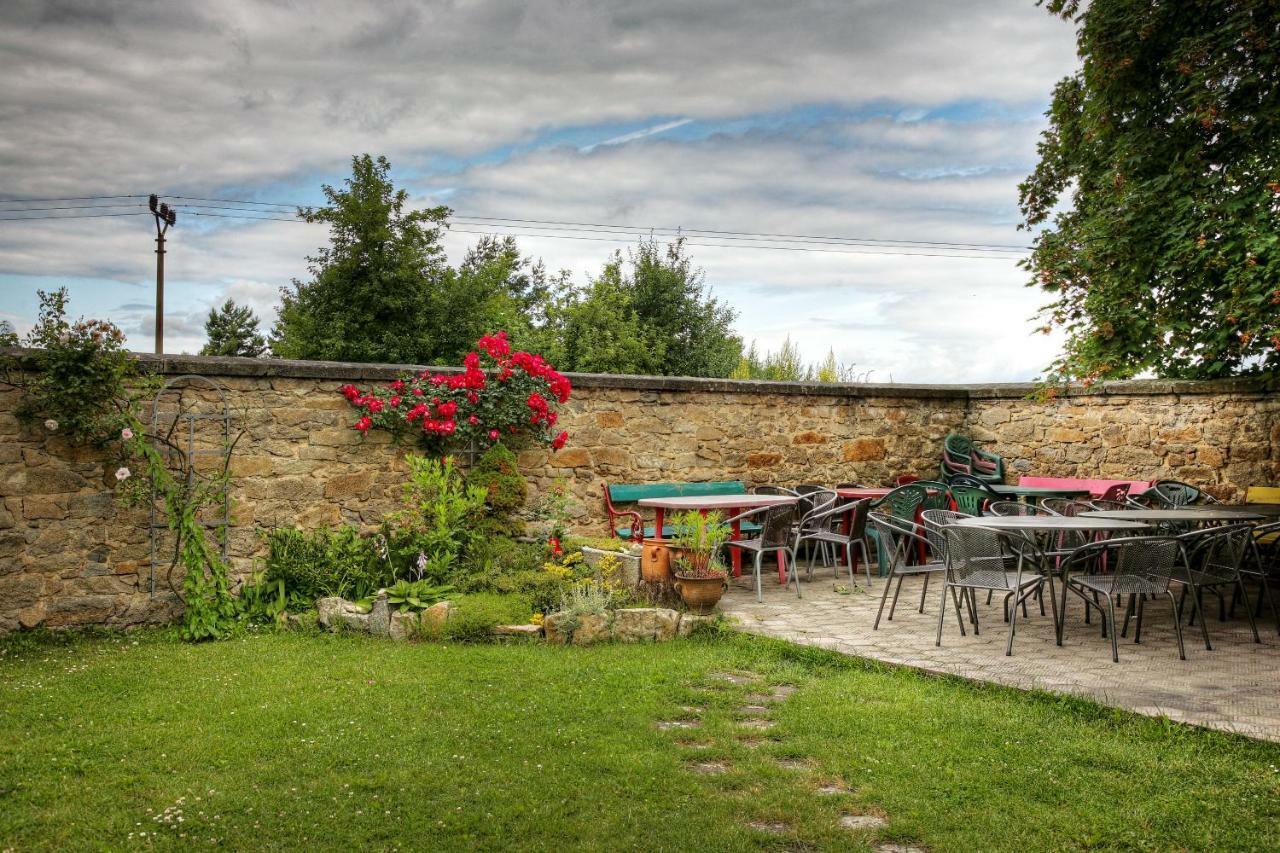 Penzion Medvedi Paseka Nová Bystřice Exterior foto